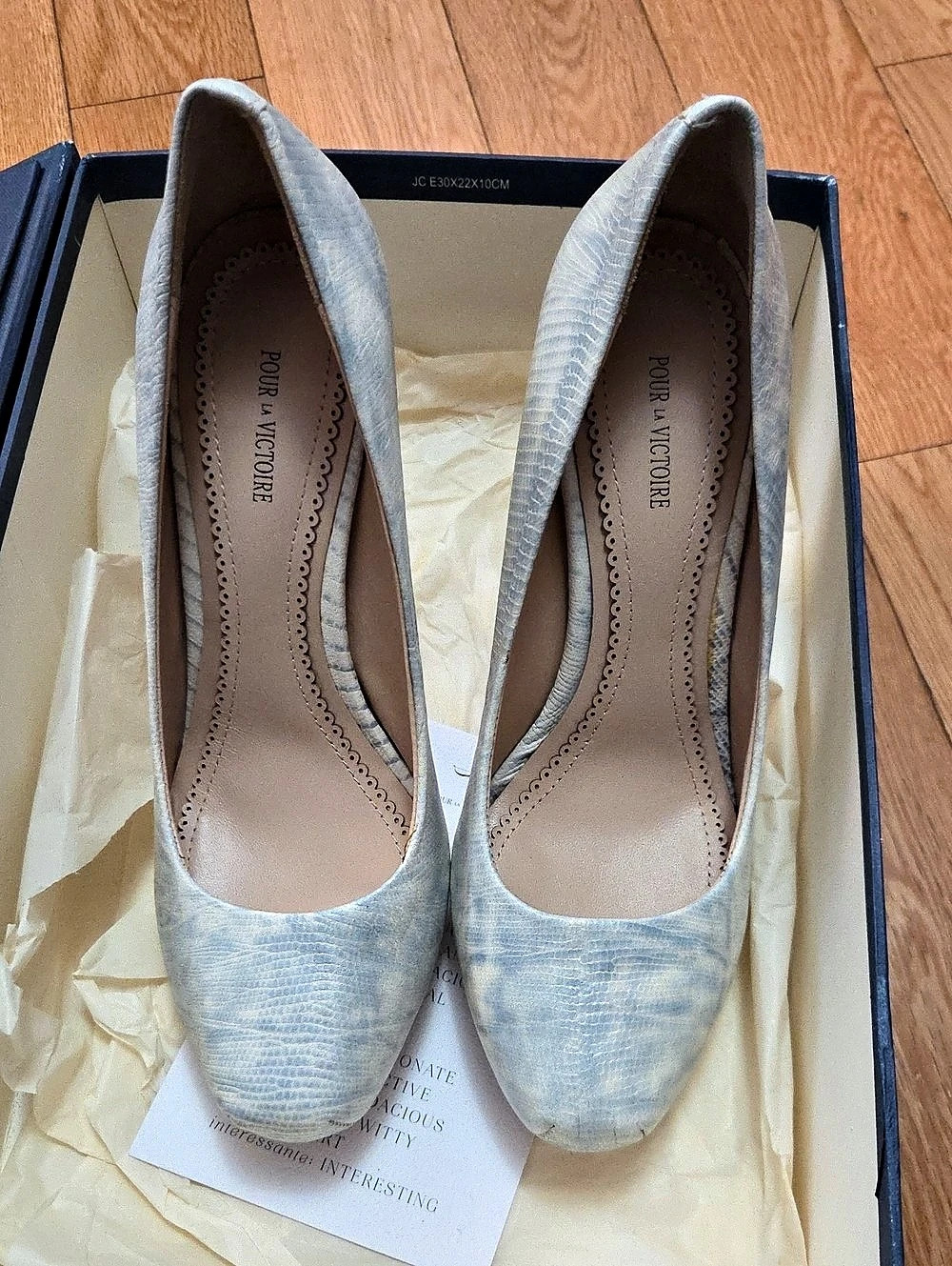 Pour La Victoire Gliliana Blue Platform Heels US 7.5